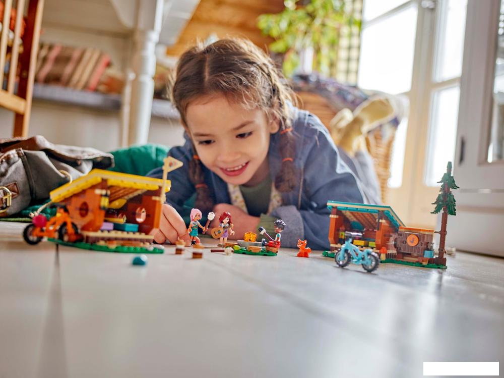 Конструктор LEGO Friends 42624 Лагерь приключений: Уютные домики
