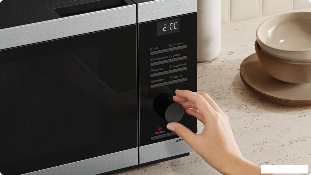 Микроволновая печь Samsung MG23DG4524ATBW